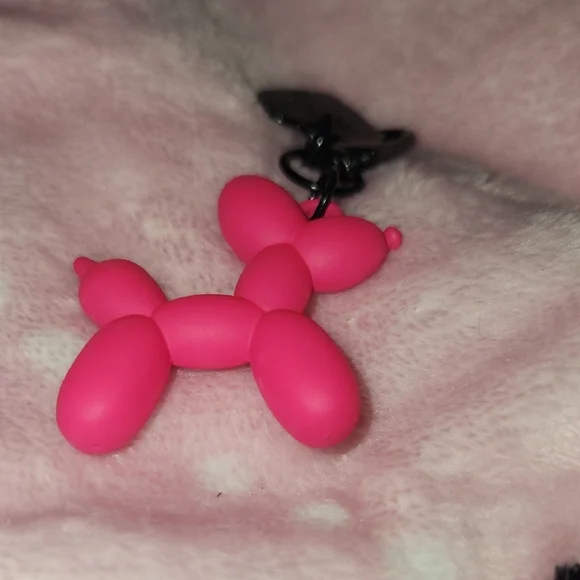 Pink Balloon Dog Keychain - Picture 3 of 4